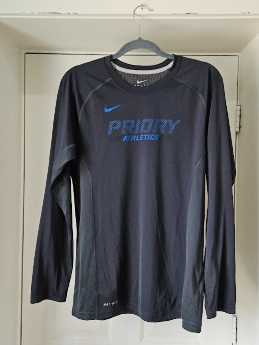 Nike Men's Grey Mesh Athletic Long Sleeve Shirt Top Gray Gym Workout Streetwear